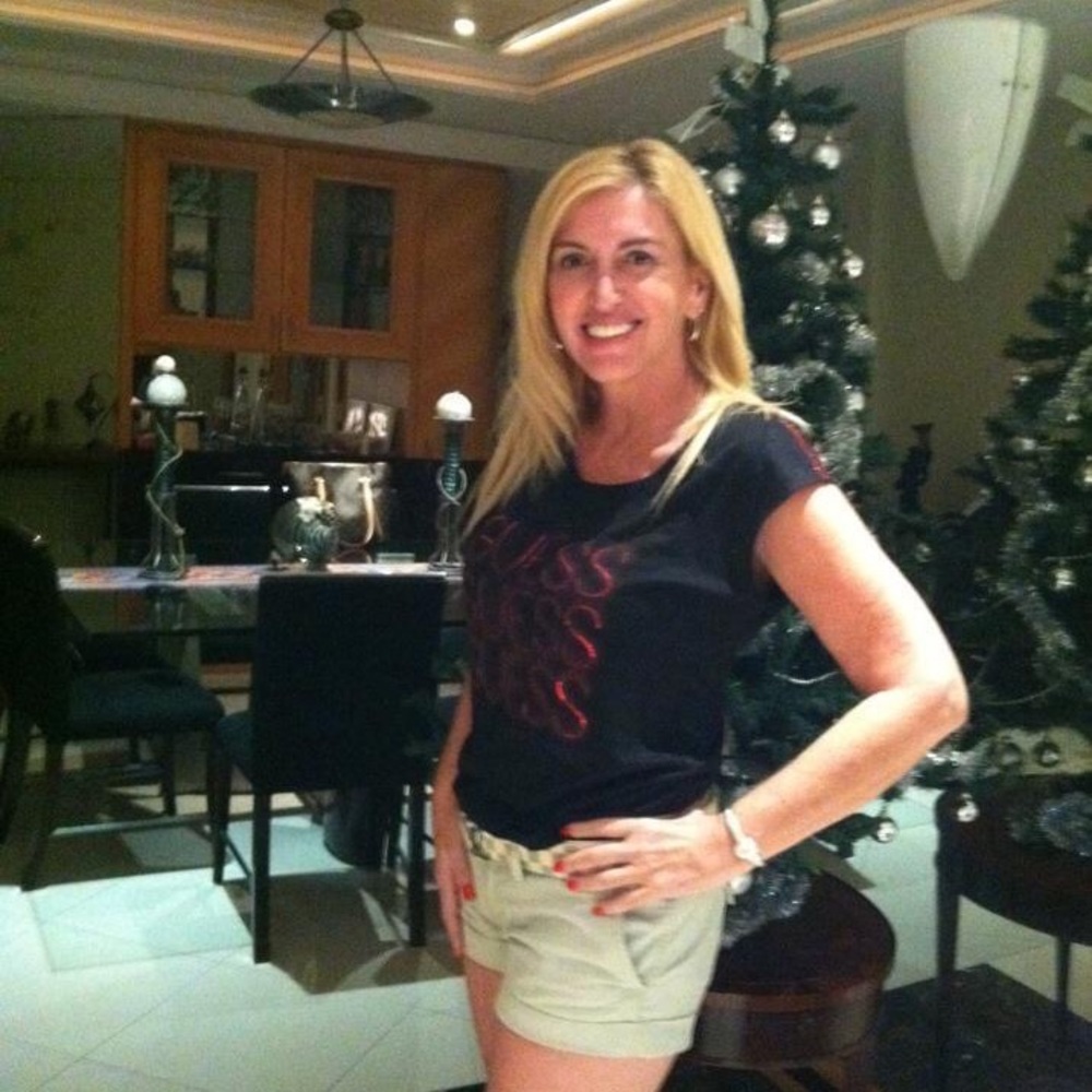 Guess Top Size Medium - image 3